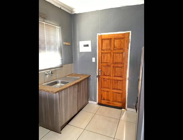 2 bed property to rent in ALLIANCE